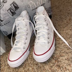 Women’s/Men’s converse
